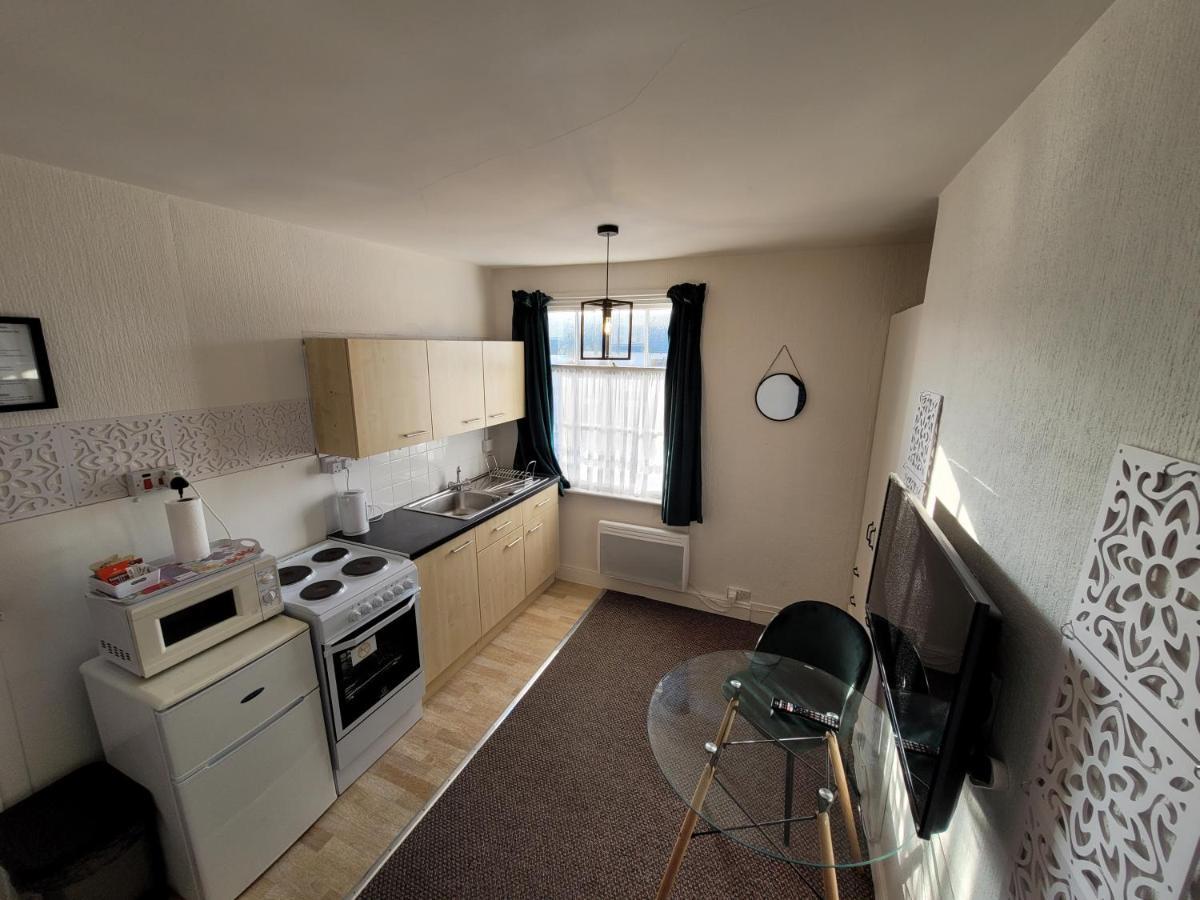 Sea Side Flat 5 With Fast Wifi And Free Parking Appartamento